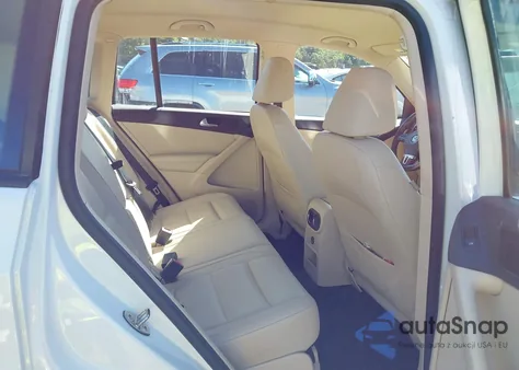 2016 Volkswagen Tiguan S из США, поврежденный, VIN WVGBV7AX1GW549465